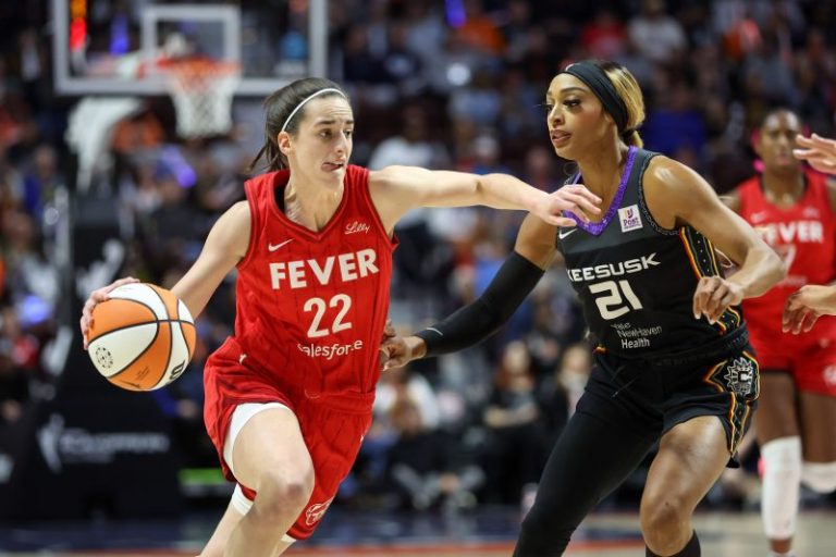 Opinion: Caitlin Clark needs to call out toxic fans. No place for hate