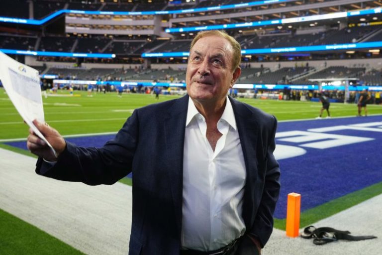 Al Michaels couldn’t hide disgust over flags in Cowboys-Giants game