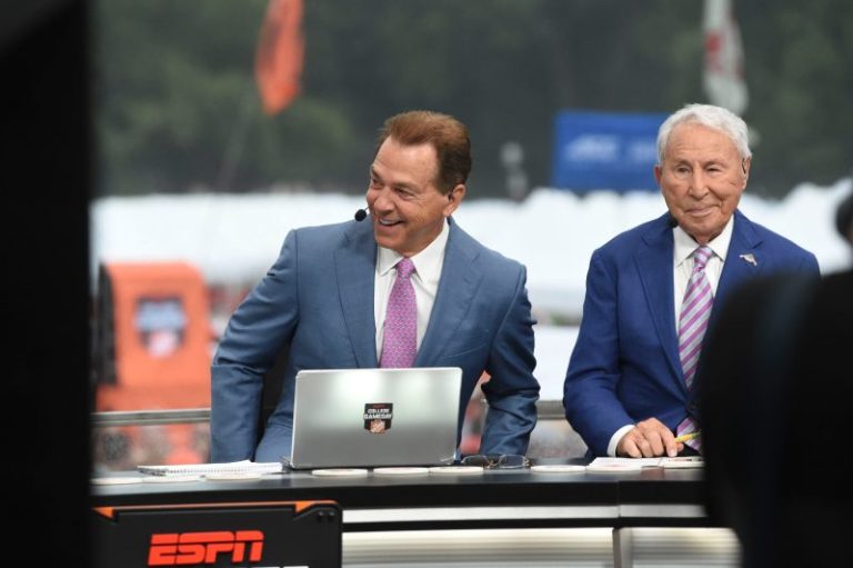 Nick Saban teases Marshawn Lynch about Super Bowl 49 on ‘College GameDay’