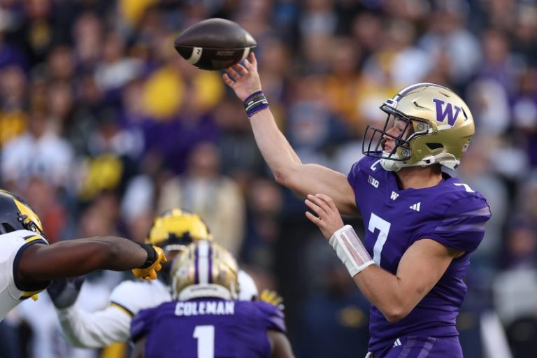 Watch: Washington fans storm field after upset win over Michigan