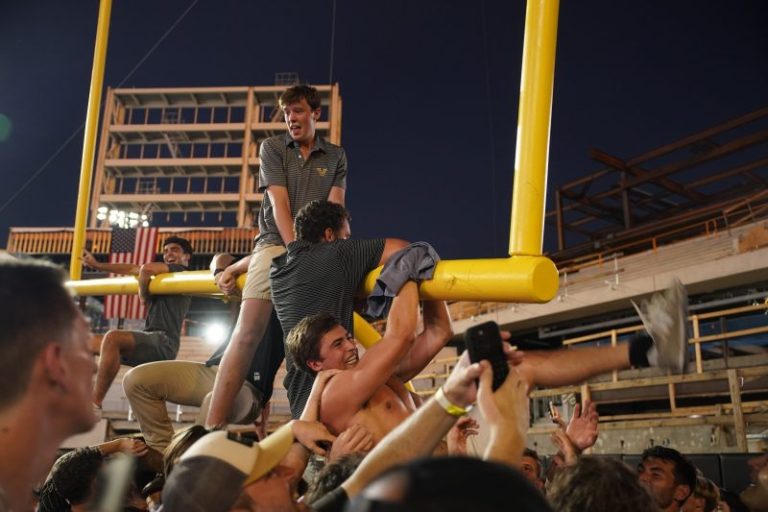 Week 6 college football grades: Vandy fans move the posts