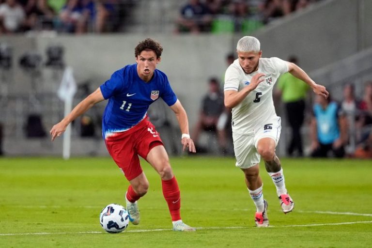 Live updates: USMNT plays its first friendly in Mexico since 2012