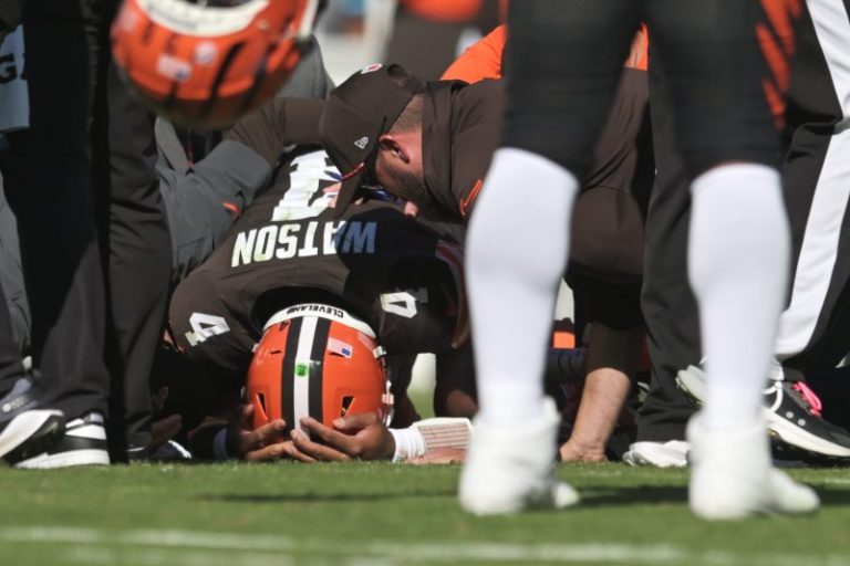 Browns QB Deshaun Watson suffers likely season-ending Achilles injury