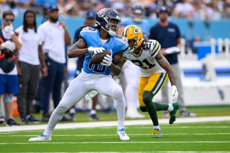 DeAndre Hopkins trade grades: Who won deal between Chiefs, Titans?