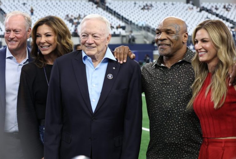 Jerry Jones’ family members involved in freak car accident