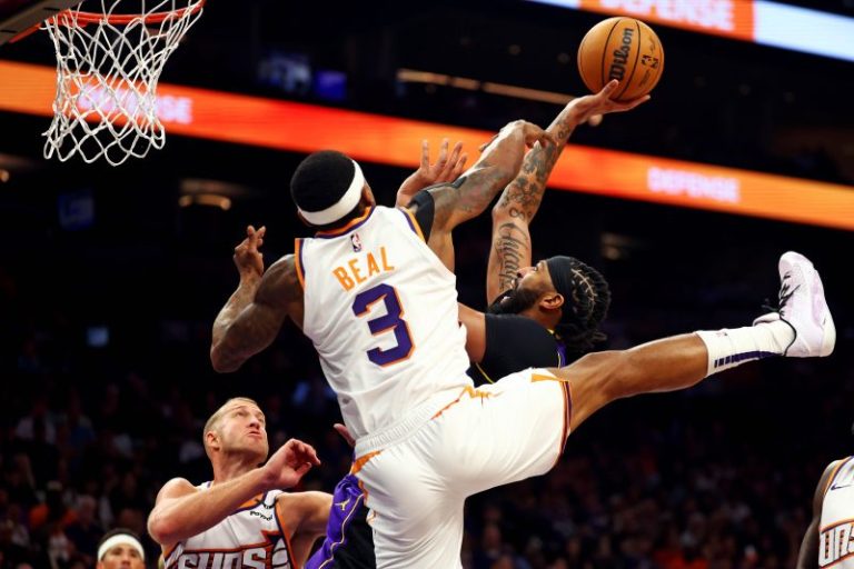 NBA rewind: Lakers offense gets facelift under rookie coach