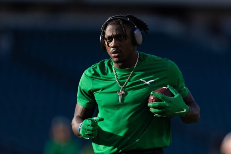 A.J. Brown injury update: Eagles WR exits game vs. Jaguars