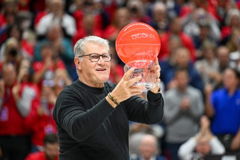 Geno Auriemma staying at UConn a powerful endorsement for women’s game