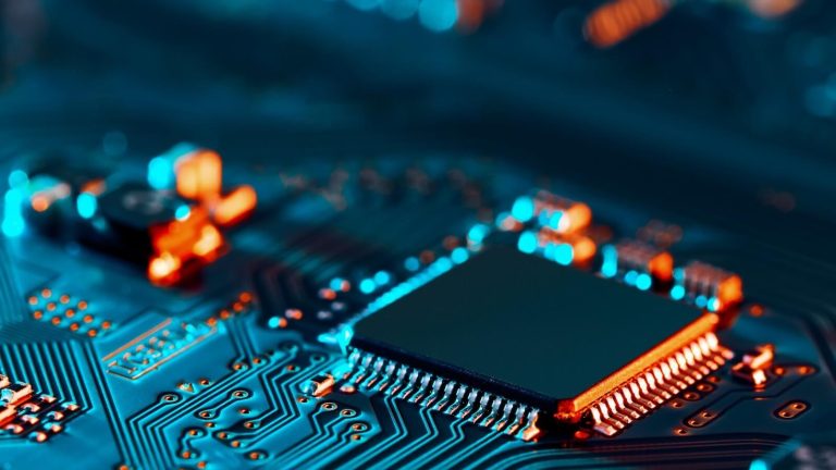 After a 29% Bounce, Can SMCI Reclaim Its Former Glory?