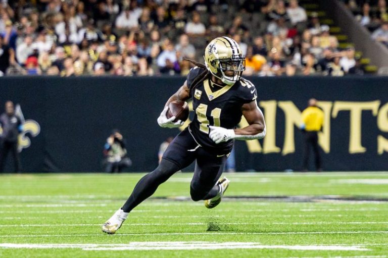 Alvin Kamara injury update: Saints RB exits game vs. Commanders