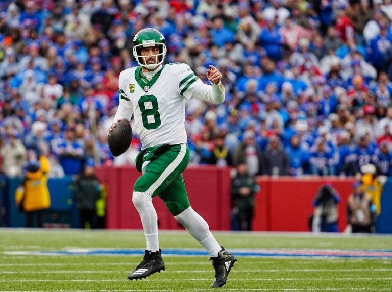 Aaron Rodgers benched: Jets QB says he suggested benching vs. Bills
