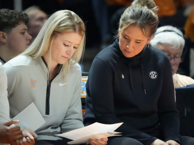 Tennessee coach not with Lady Vols after giving birth to son