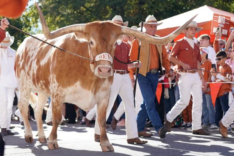 Texas’ beloved mascot to return for Cotton Bowl vs. Ohio State