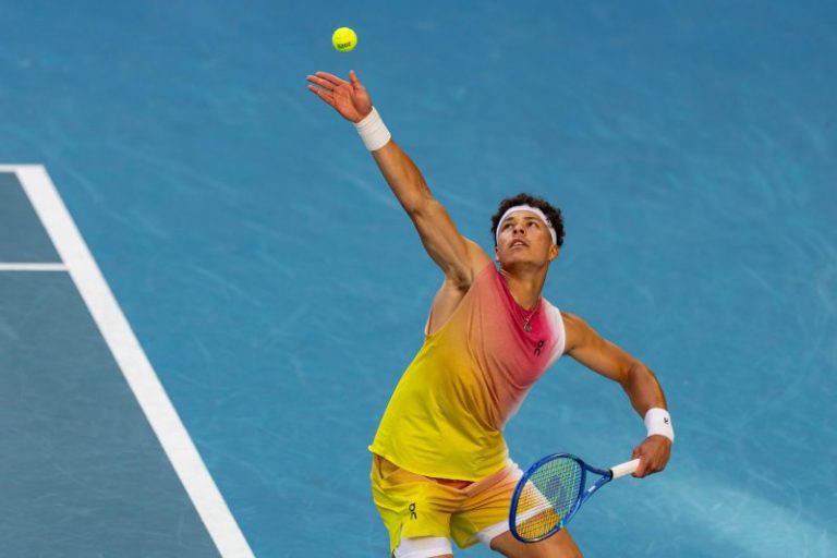 American faces No. 1 player in Australian Open men’s semis: How to watch