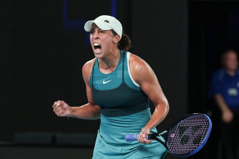 Keys upsets Swiatek in third-set tiebreak, reaches Australian Open final