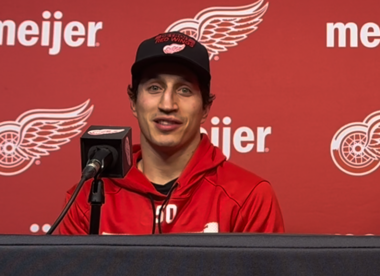 31-year-old goes from buying young son skates to making NHL debut