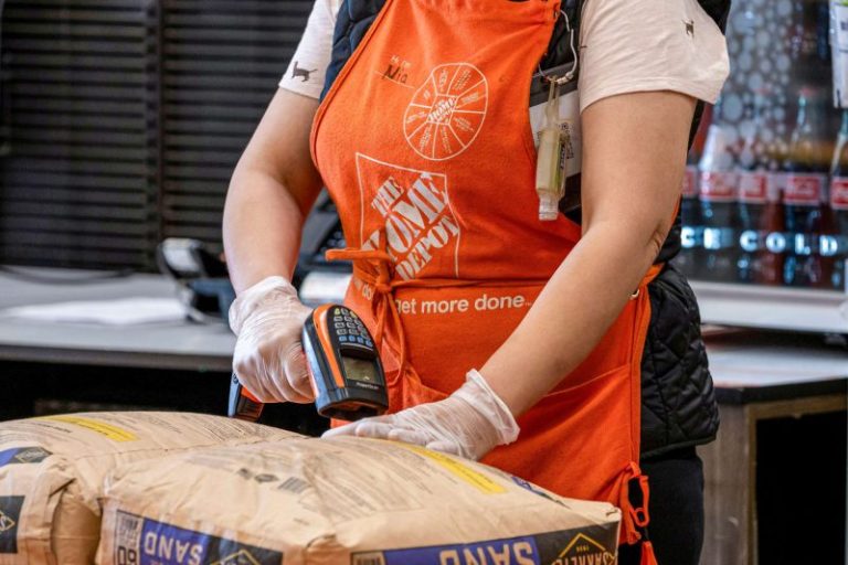 Home Depot earnings beat Wall Street estimates as retailer breaks comparable sales losing streak