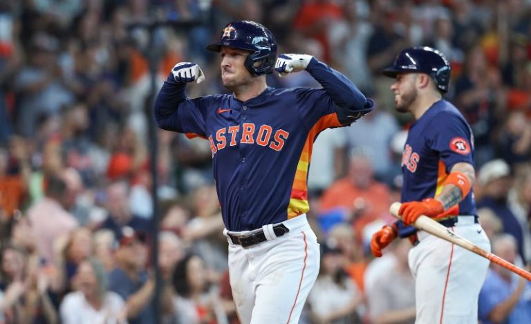 Cubs arrive at camp with Alex Bregman questions swirling