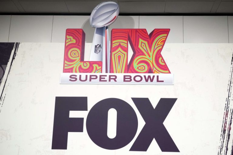NFL fans hate the new Fox scorebug debuted at Super Bowl