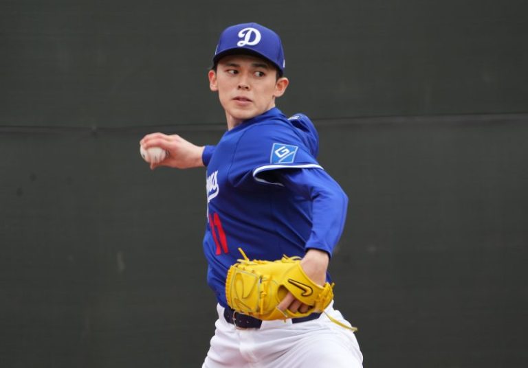 All eyes on Roki Sasaki as star-studded Dodgers open spring training