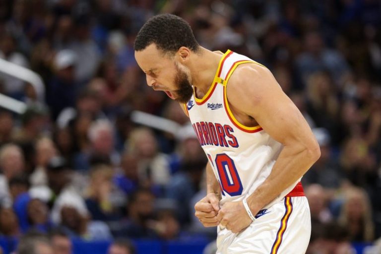 Curry takes run at NBA single-game 3-point record in Warriors’ win