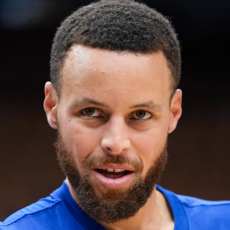 Watch: Steph Curry hits amazing shot