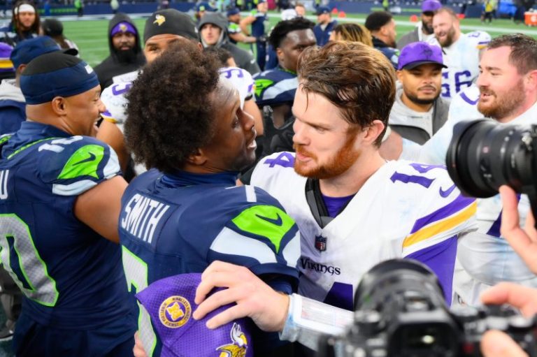 Geno Smith trade winners, losers: Seattle resets, sending QB to Vegas