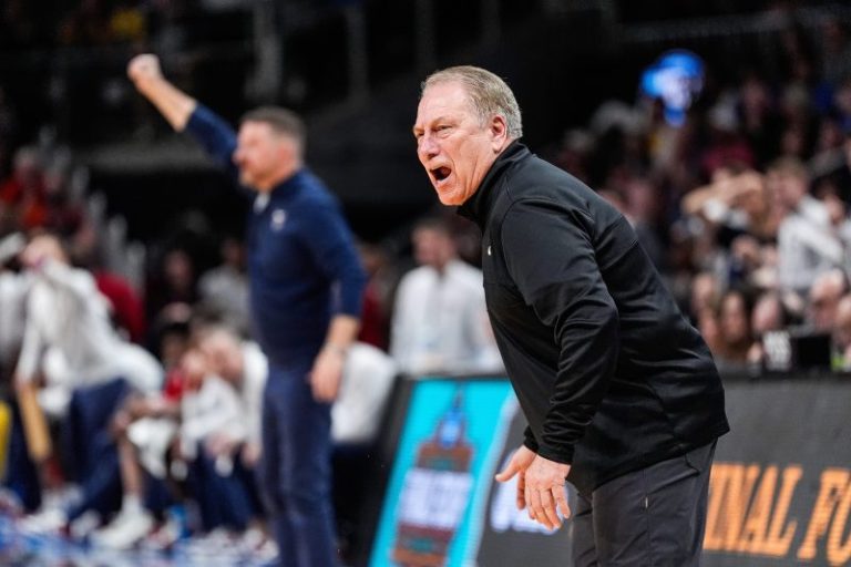 Throwback Michigan State brings its Sparty fight, the way Izzo likes it