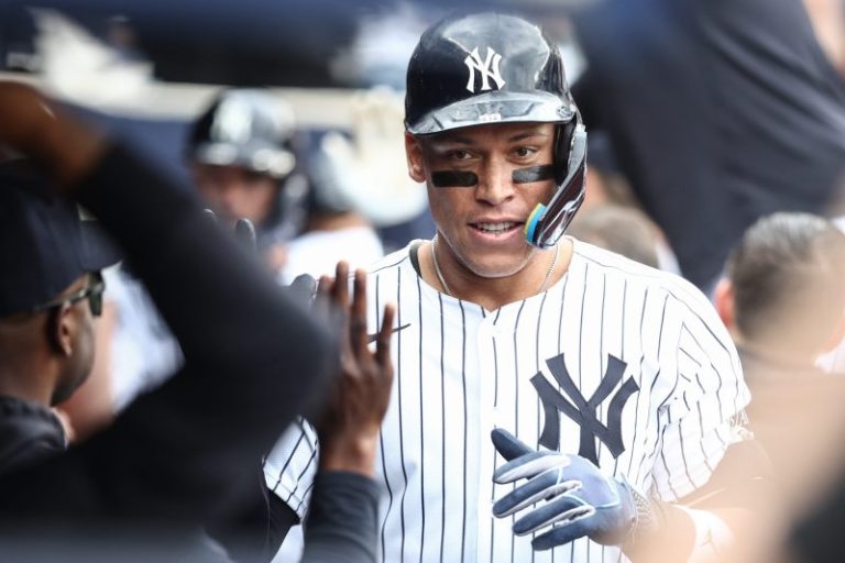 Yankees break franchise home run record, hit eight in 4 innings