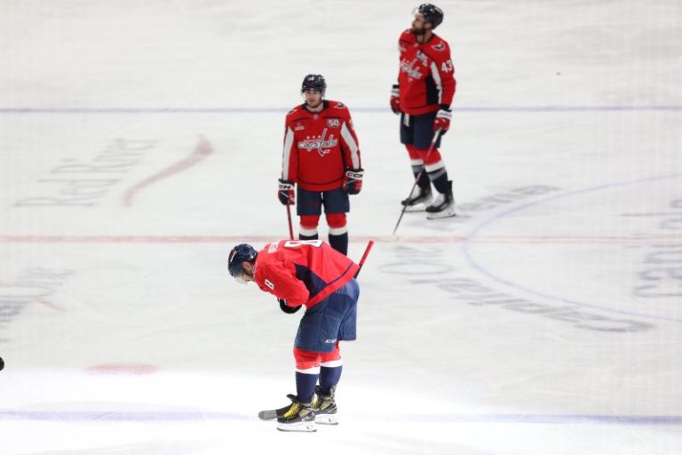 Ovechkin turns down empty-net situation with record on line