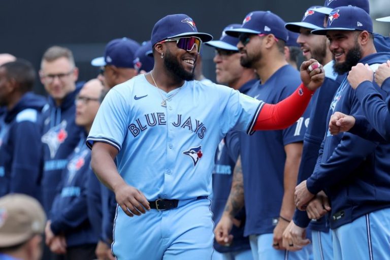 Reports: Blue Jays, Vladimir Guerrero Jr. agree to contract extension
