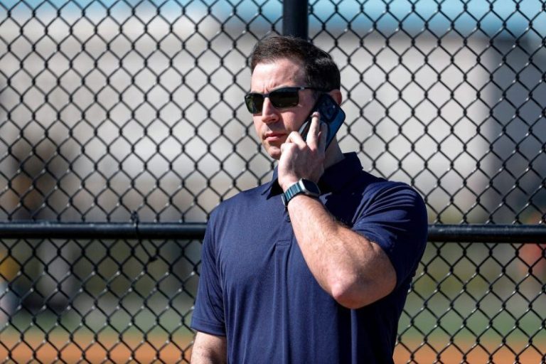 Detroit Tigers assistant GM resigns after lewd photo allegations