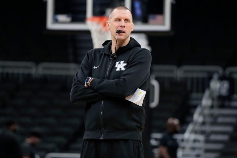 Mark Pope steers Kentucky from John Calipari era toward Florida model