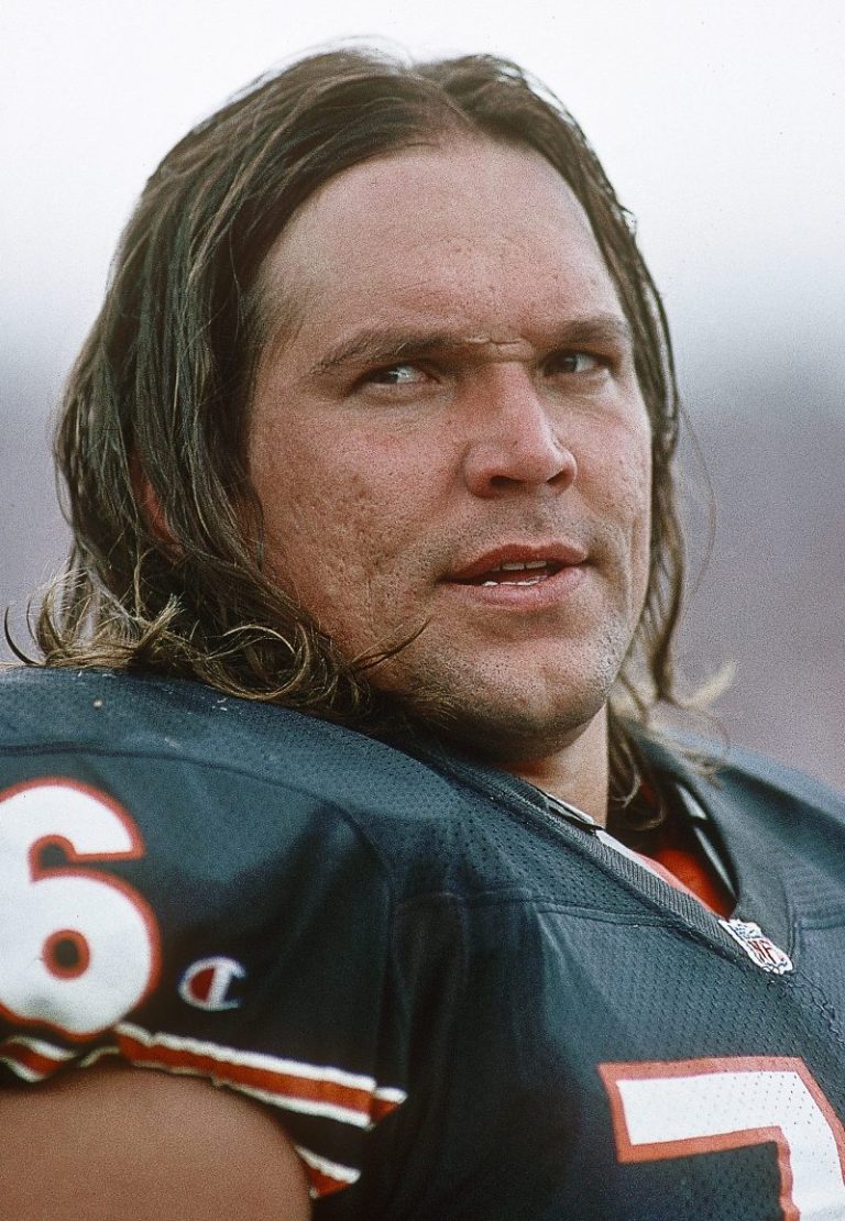 Steve McMichael, Hall of Famer and Bears great, dies at 67