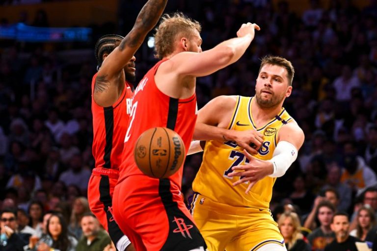 How Luka Dončić is elevating play of Lakers’ role players — with style