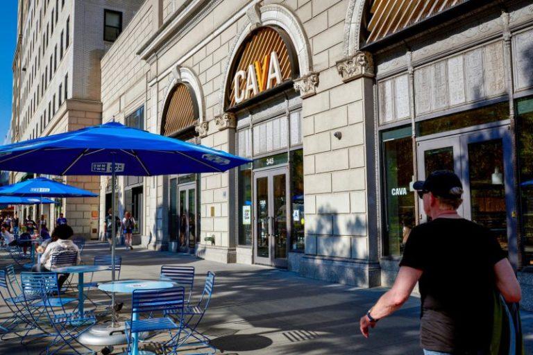 Cava revenue beats estimates as Mediterranean chain reports double-digit same-store sales growth