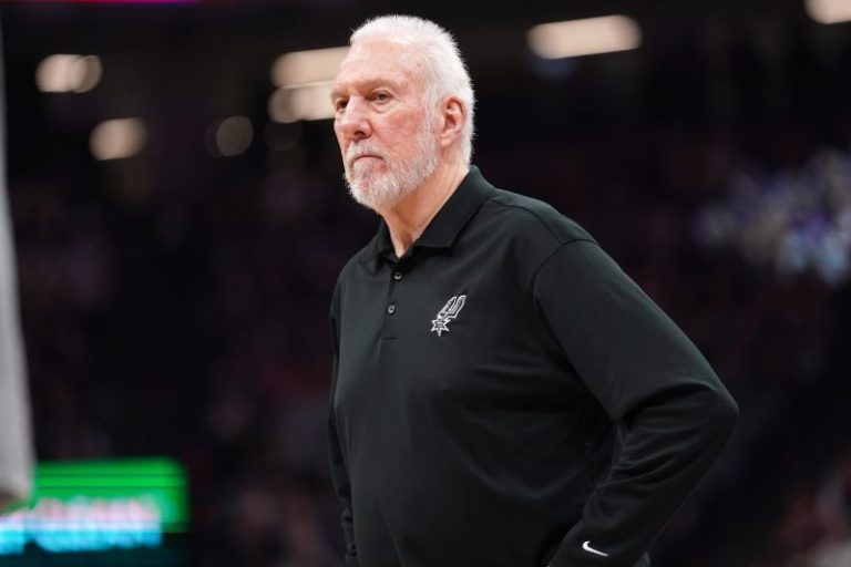 Gregg Popovich stepping down as Spurs coach