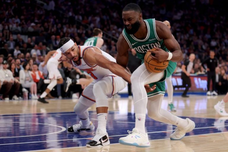 Report: Celtics star played with partially torn meniscus