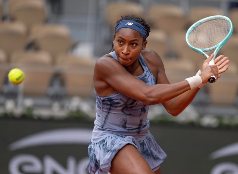 Coco Gauff wins after forgetting rackets at French Open