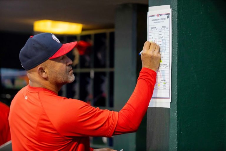 Nationals name former MLB infielder as interim manager