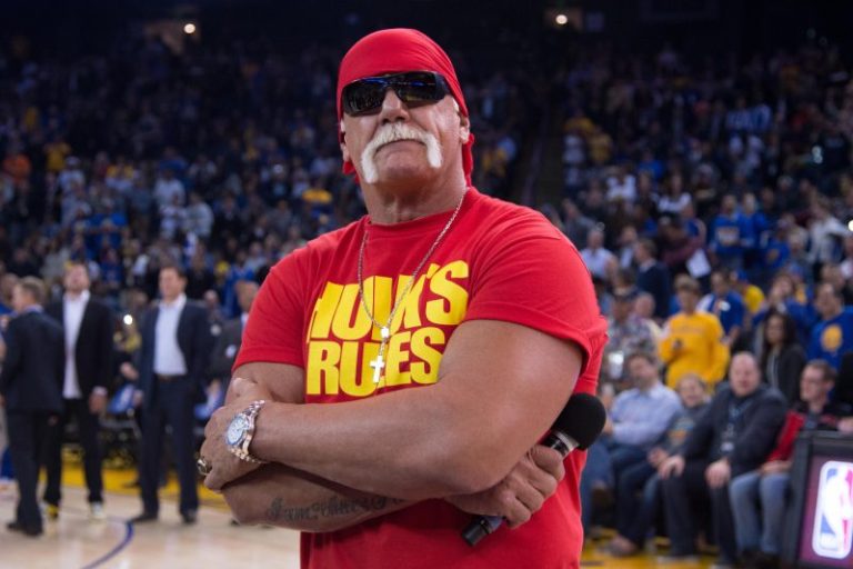 WWE holds another Hulk Hogan tribute at Monday Night Raw