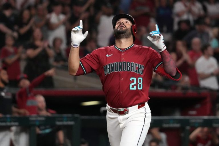 Mariners acquire All-Star in deal with Diamondbacks