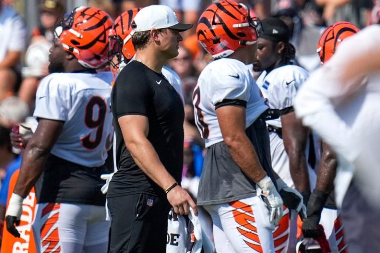 Star pass rusher reports to camp but won’t practice with no new deal