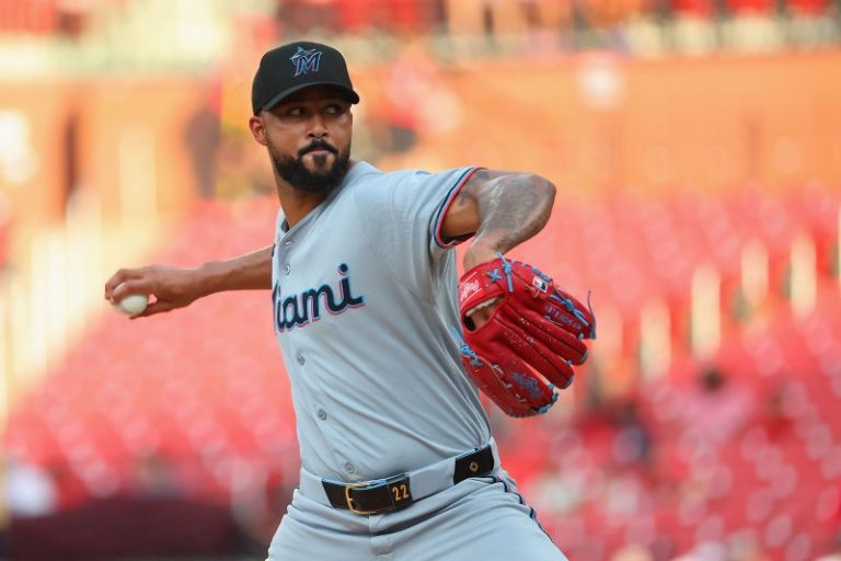 Ex-Cy Young winner stays put at MLB trade deadline. Good for them.