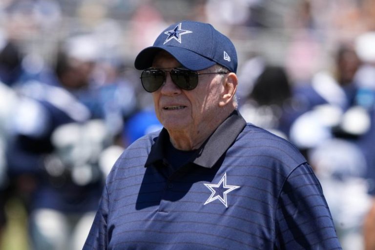 Jerry Jones: Cowboys fans shouldn’t lose sleep over Parsons trade request