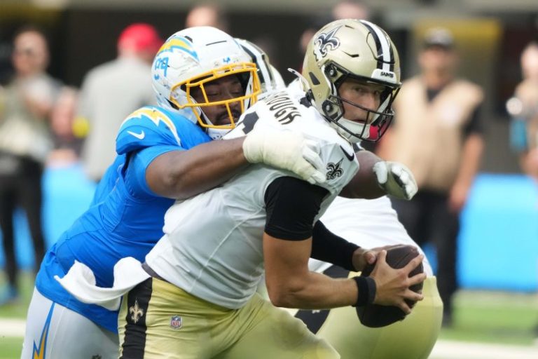 How Tyler Shough performed vs. Chargers