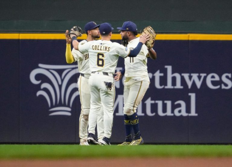 Who is in MLB playoffs? Clinched postseason spots.