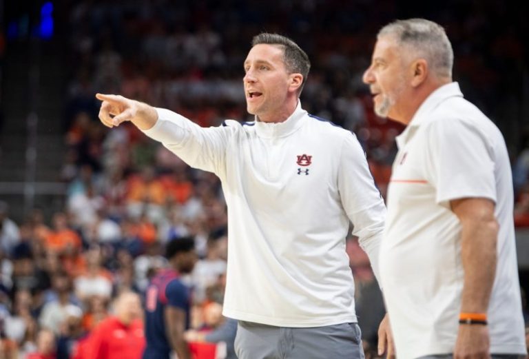 Bruce Pearl handoff to son the latest father-son college basketball transition