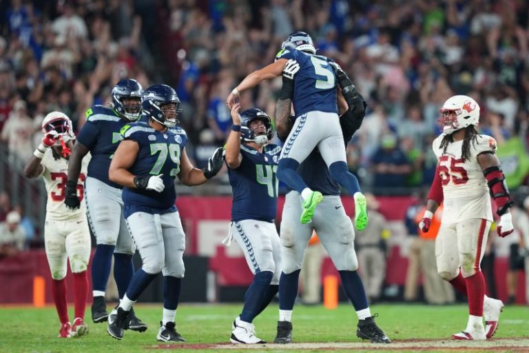 Seahawks hold off Cardinals’ late surge in Thursday night clash