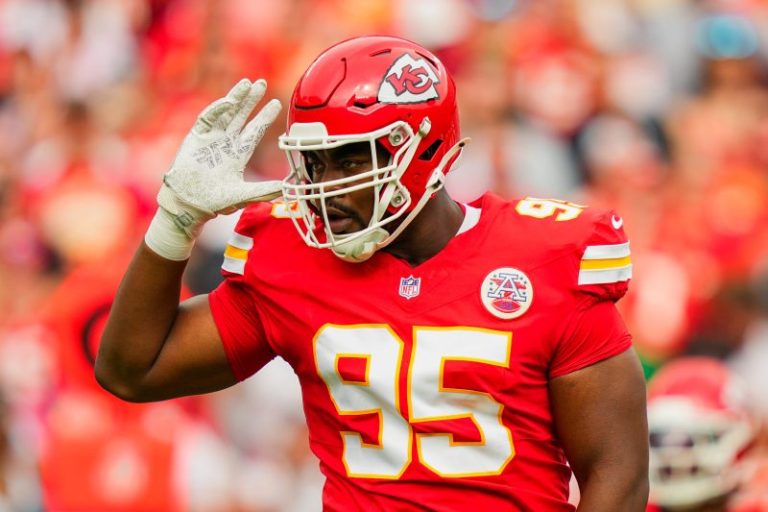 Chiefs’ Jones starts vs Ravens after attending aunt’s funeral